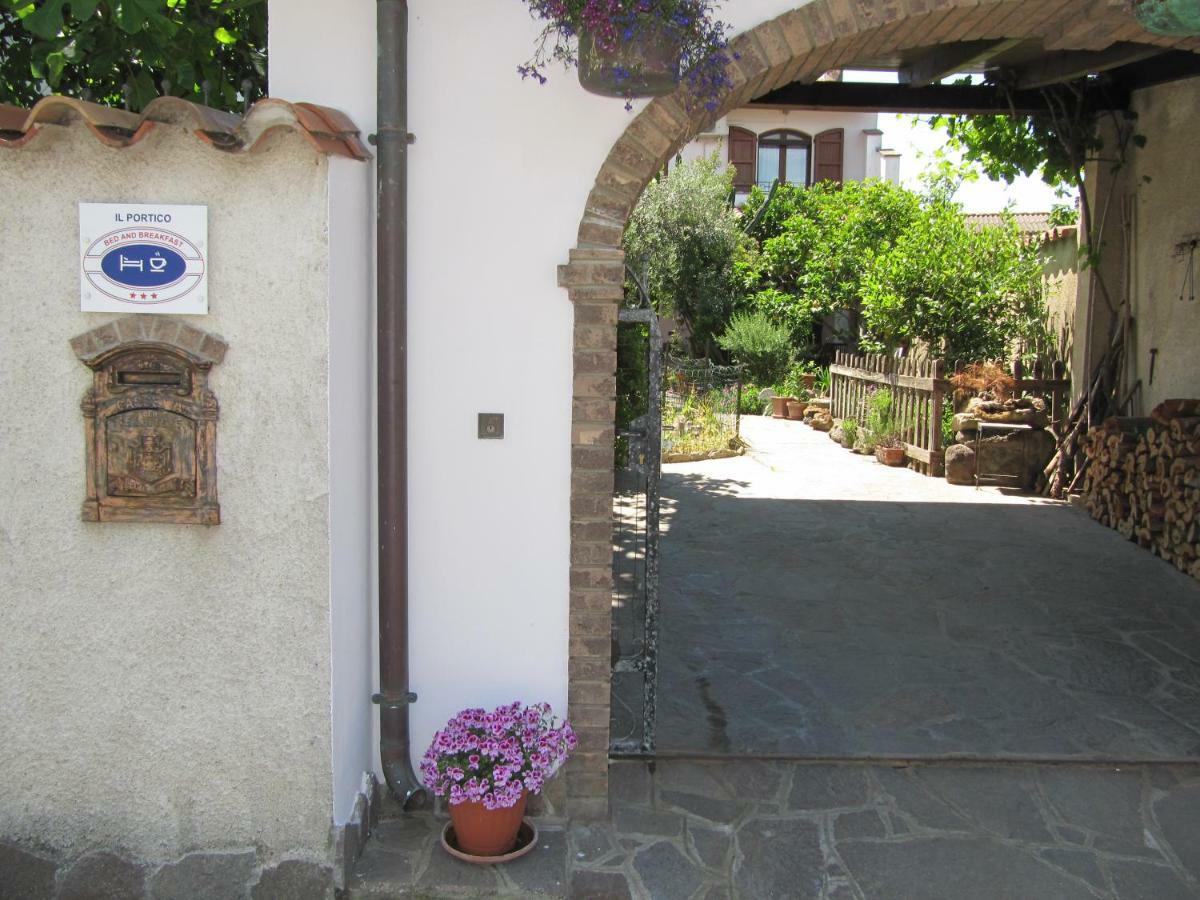 Il Portico Acomodação com café da manhã Uras Exterior foto